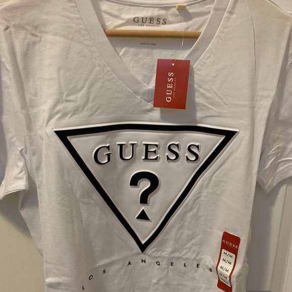 Brand new mens Guess V-neck T-shirt - Picture 2 of 2